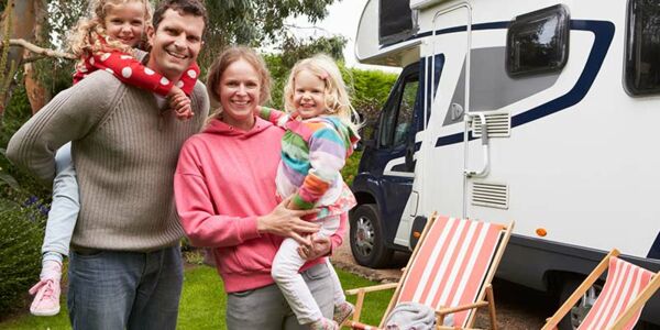 Familie mit Camper Familie mit Camper